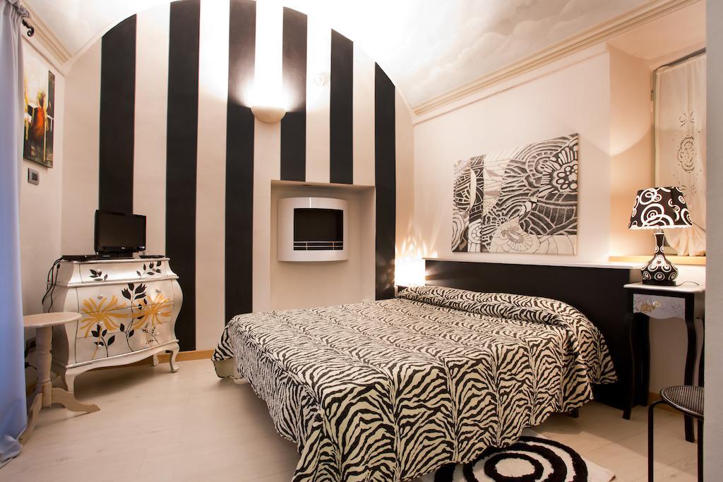 Lori'S Inn Mondovì Pokoj fotografie